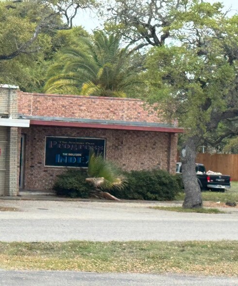 More Photos Of 346-354 S Houston St, Aransas Pass Office For Sale