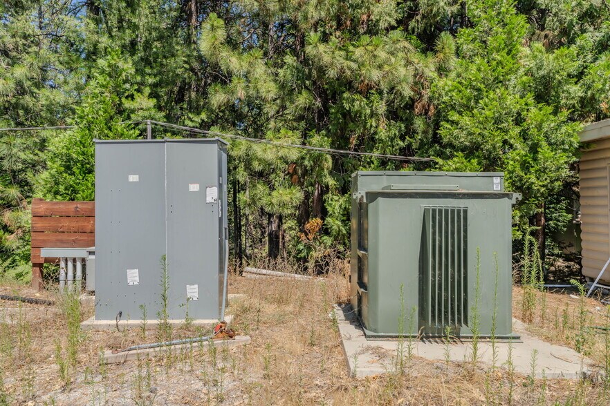 More Photos Of 1495 Linebaugh Rd, Arnold Industrial For Sale