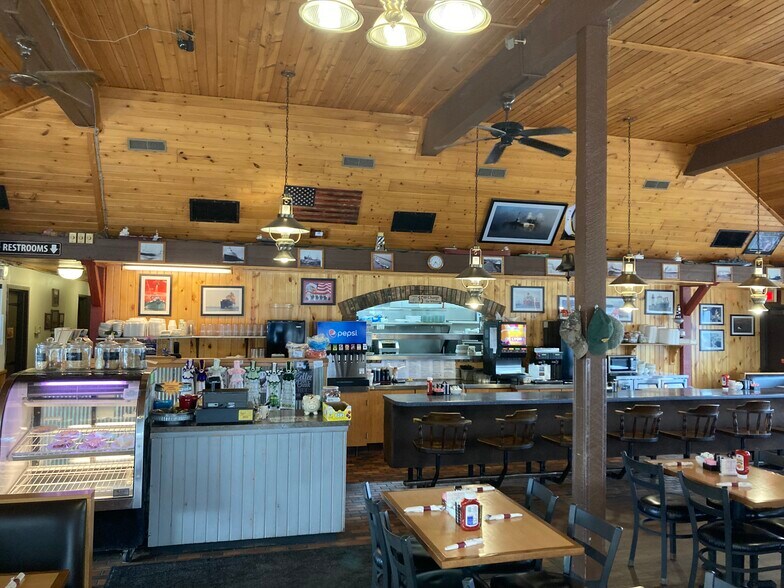 More Photos Of 403 Belknap St, Superior Restaurant For Sale