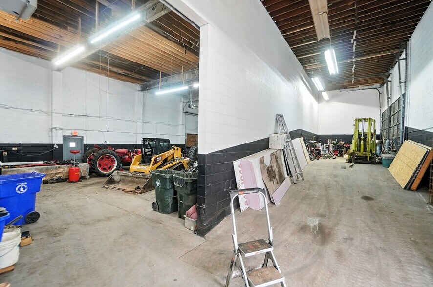 More Photos Of 603 S Broadway St, Dayton Warehouse For Sale