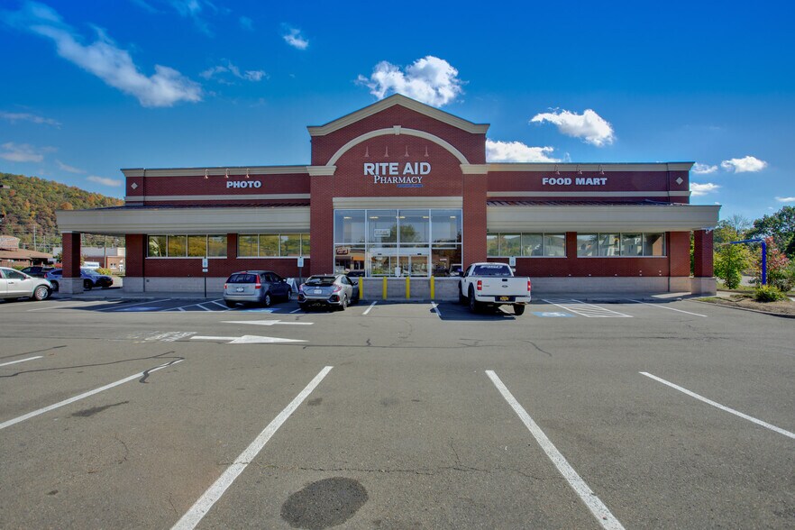 More Photos Of 100 Conhocton St, Corning Drugstore For Sale