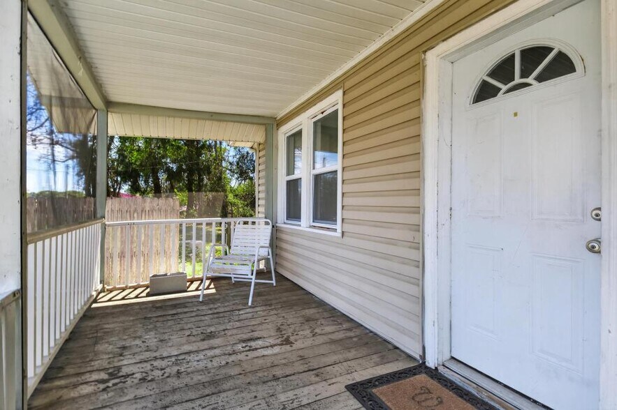 More Photos Of 10676 New Kings Rd, Jacksonville Office For Lease