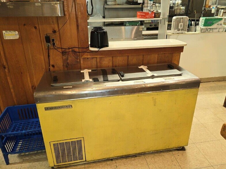 More Photos Of 643 VT-103 Rt, Chester Restaurant For Sale