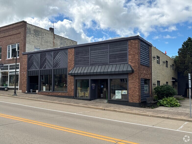 Primary Photo Of 149-153 W Main St, Cambridge Storefront For Lease