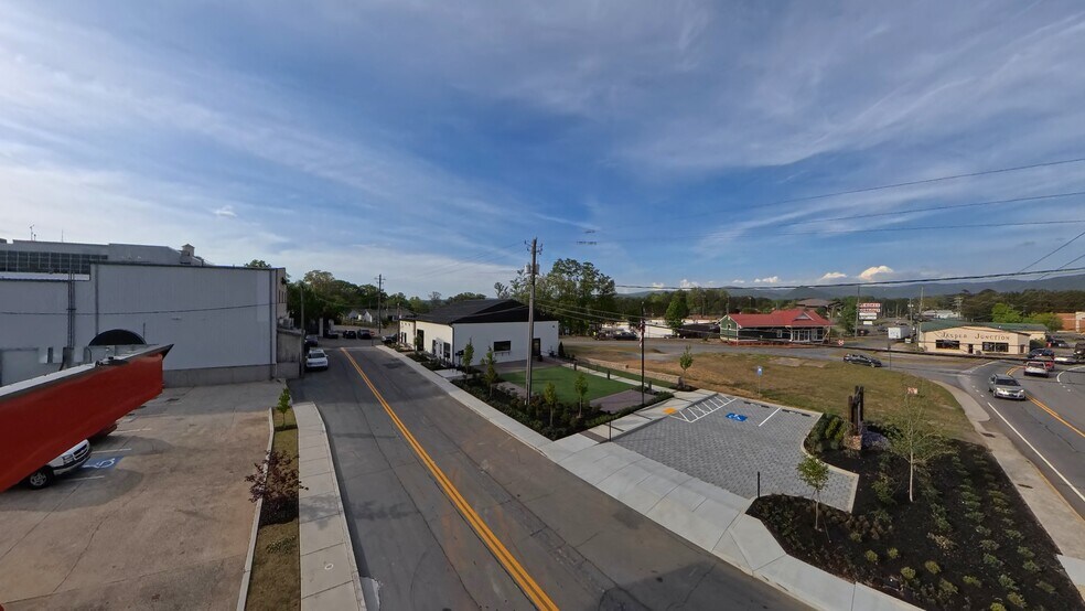 More Photos Of 30 Wall St, Jasper Auto Repair For Lease