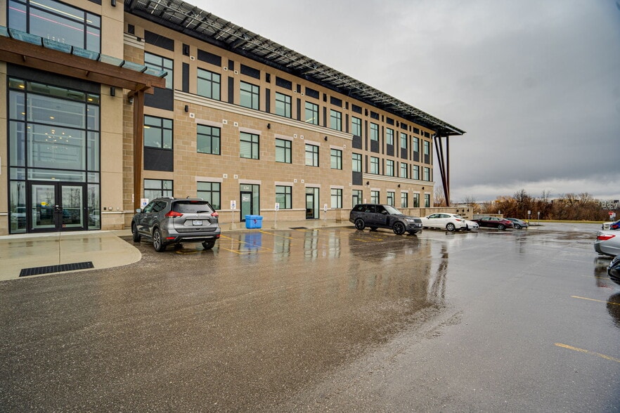 More Photos Of 200 Cachet Woods Crt, Markham Office For Lease
