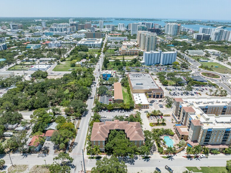 More Photos Of 1268 11th St, Sarasota Office For Sale