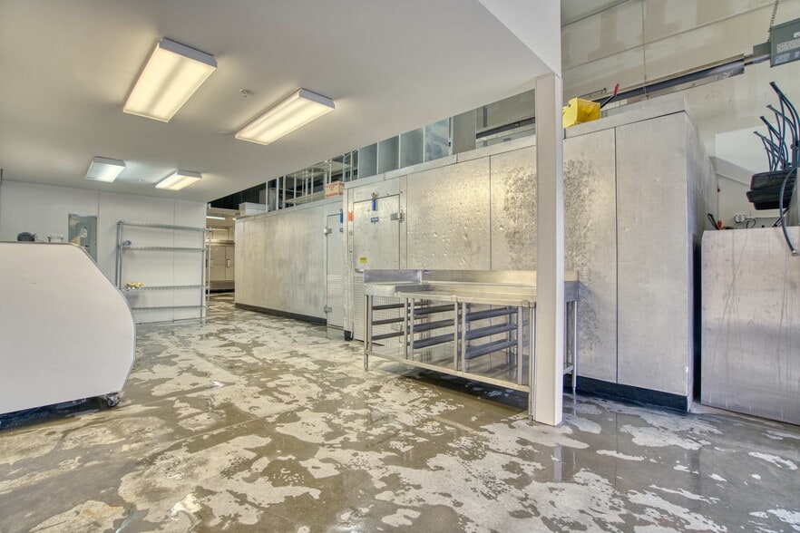 More Photos Of 1501 Lee Hill Dr, Boulder Showroom For Lease