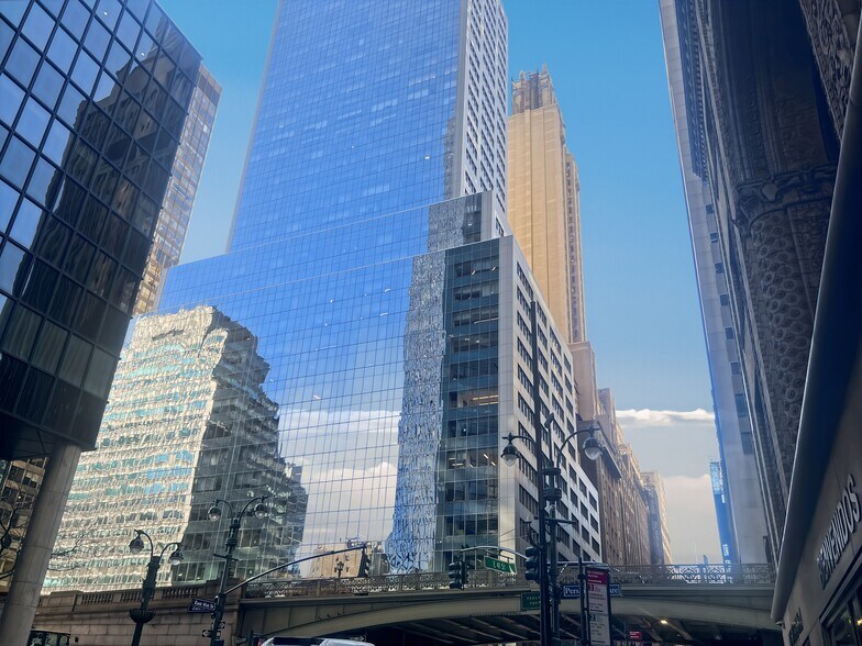More Photos Of 100 Park Ave, New York Coworking Space