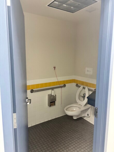 More Photos Of 330 Hinsdale St, Brooklyn Multifamily For Sale