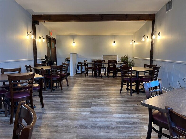 More Photos Of 2850 State Route 17K, Middletown Restaurant For Sale
