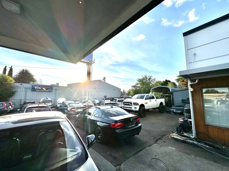 More Photos Of 9321 SE Stark St, Portland Auto Repair For Sale