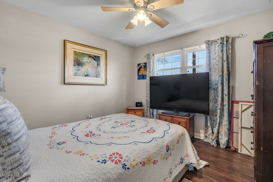 More Photos Of 695 Blue Jay Rd, Rincon General Retail For Sale