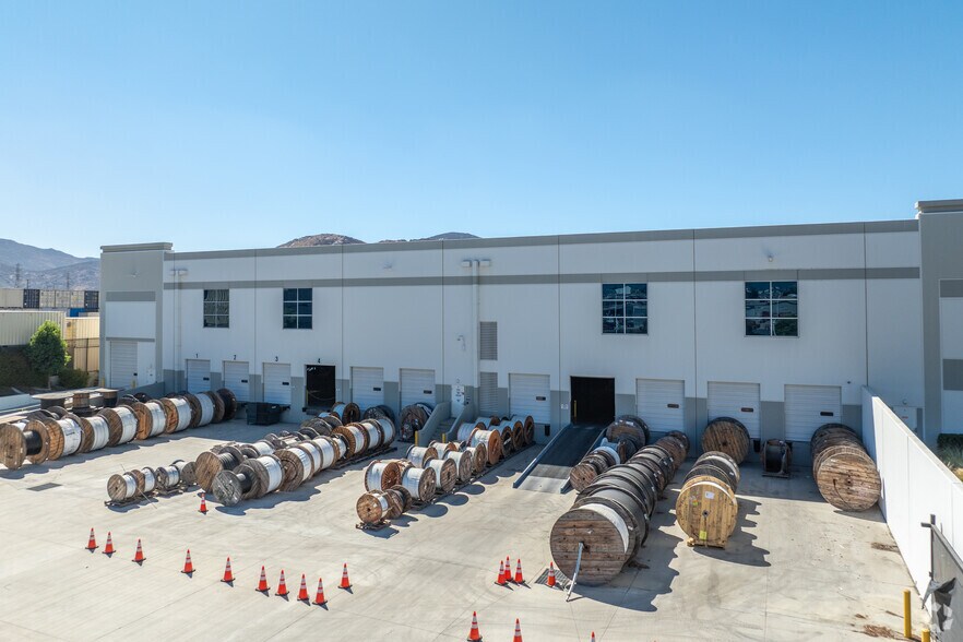 More Photos Of 11253 Redwood Ave, Fontana Warehouse For Lease