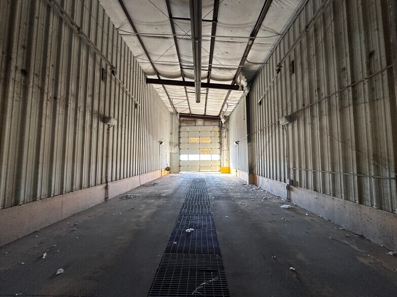 More Photos Of 2870 N Townsend Ave, Montrose Carwash For Sale