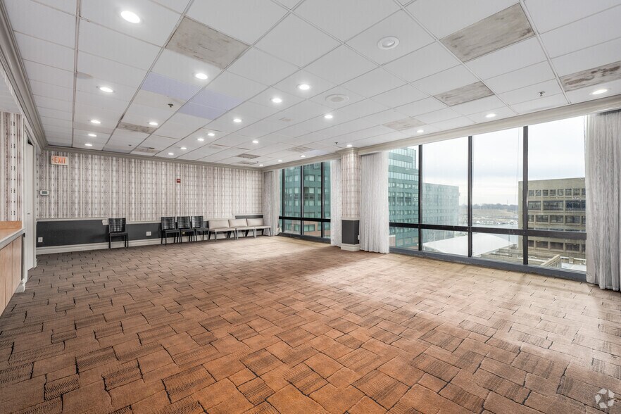 More Photos Of 120 E Lombard St, Baltimore Hotel For Sale