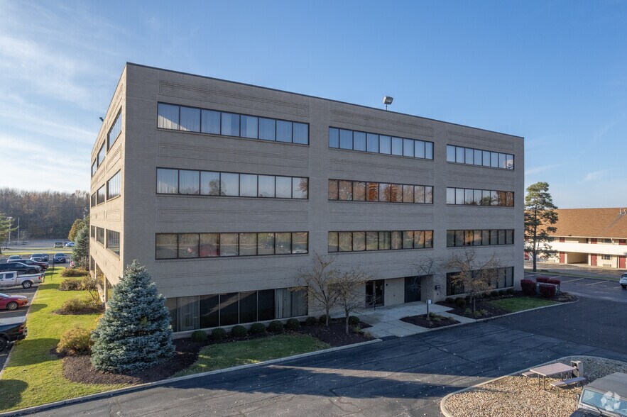 More Photos Of 7251 Engle Rd, Middleburg Heights Unknown For Lease