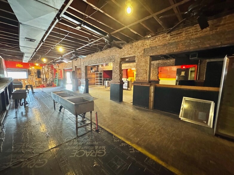 More Photos Of 2600-2610 Pettit Ave, Bellmore Storefront Retail Office For Sale