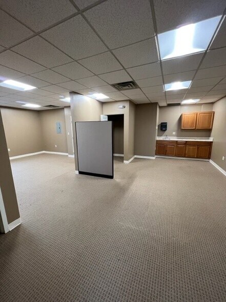 More Photos Of 112 Spencer St, Manchester Medical For Lease