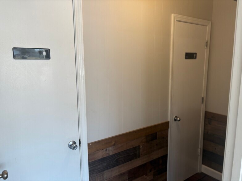 More Photos Of 1759 County Road 28, Clanton Office For Sale