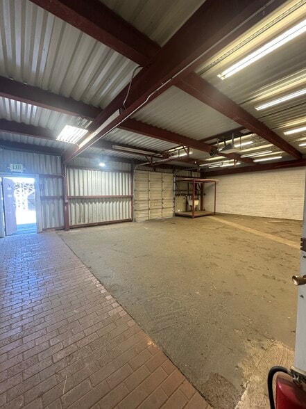 More Photos Of 2605 E Adams St, Phoenix Showroom For Sale