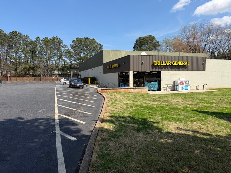 More Photos Of 1225 Cedar Shoals Dr, Athens Freestanding For Lease