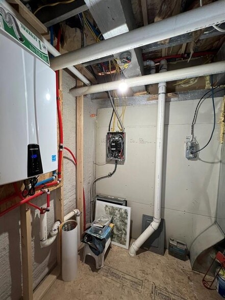 More Photos Of 700 Keogh Ct, Great Falls Light Distribution For Sale