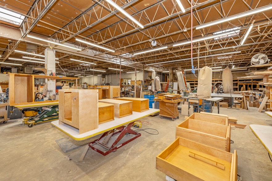 More Photos Of 18001 Sellman Rd, Dickerson Light Manufacturing For Sale