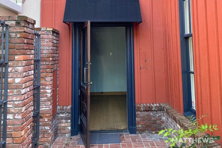 More Photos Of 7425 Girard Ave, La Jolla Storefront For Lease