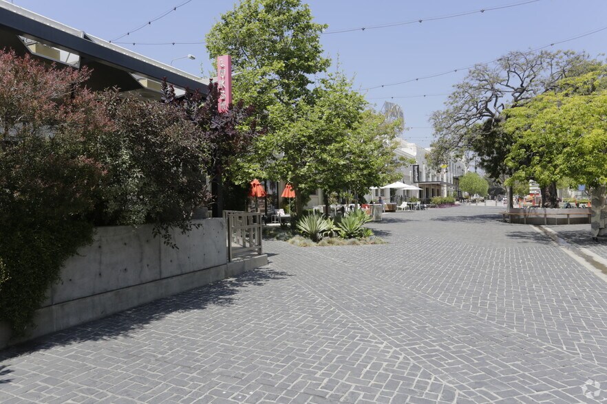 More Photos Of 8800-8850 Venice Blvd, Los Angeles General Retail For Lease
