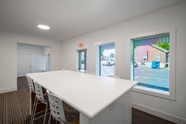 More Photos Of 410 Dinah Shore Blvd, Winchester Office Residential For Sale