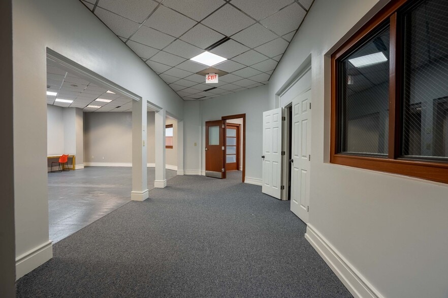 More Photos Of 8160 Regent Pky, Fort Mill Flex For Lease