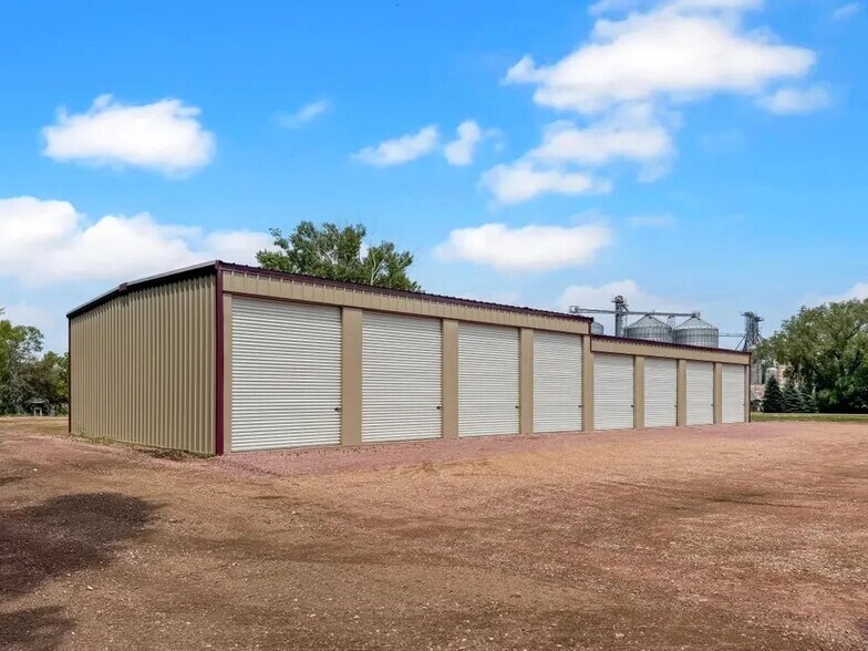 More Photos Of 351 S 4th St, Tracy Specialty For Sale