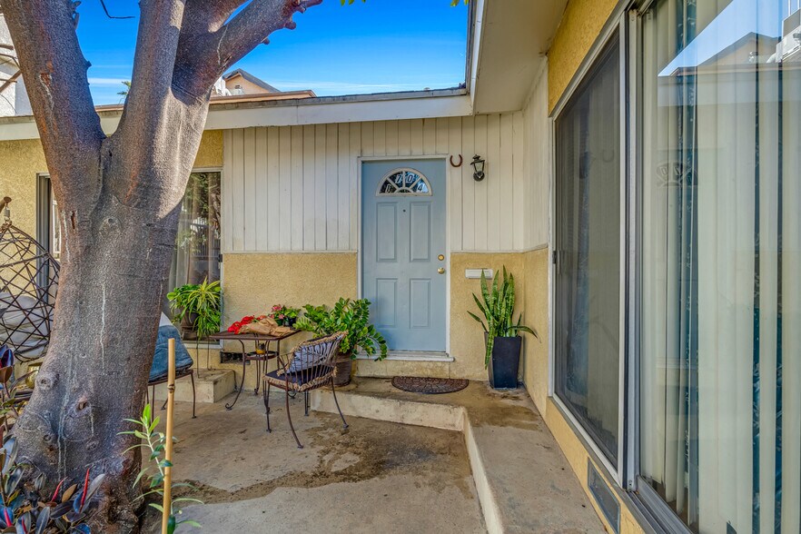More Photos Of 1700 Grismer Ave, Burbank Apartments For Sale