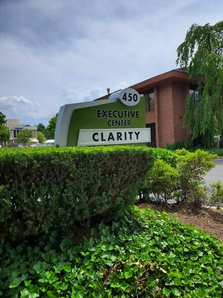 More Photos Of 450 Maple Ave E, Vienna Medical For Lease