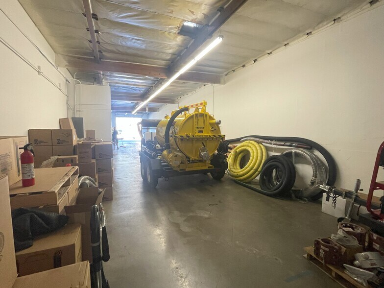 More Photos Of 7251 Garden Grove Blvd, Garden Grove Light Manufacturing For Lease