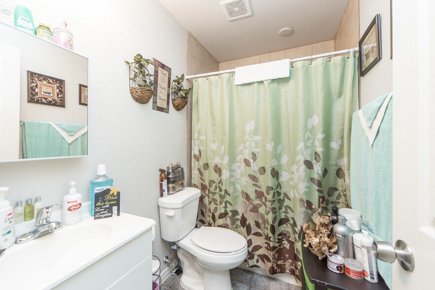 More Photos Of 1318 Avenue A, South Houston Apartments For Sale