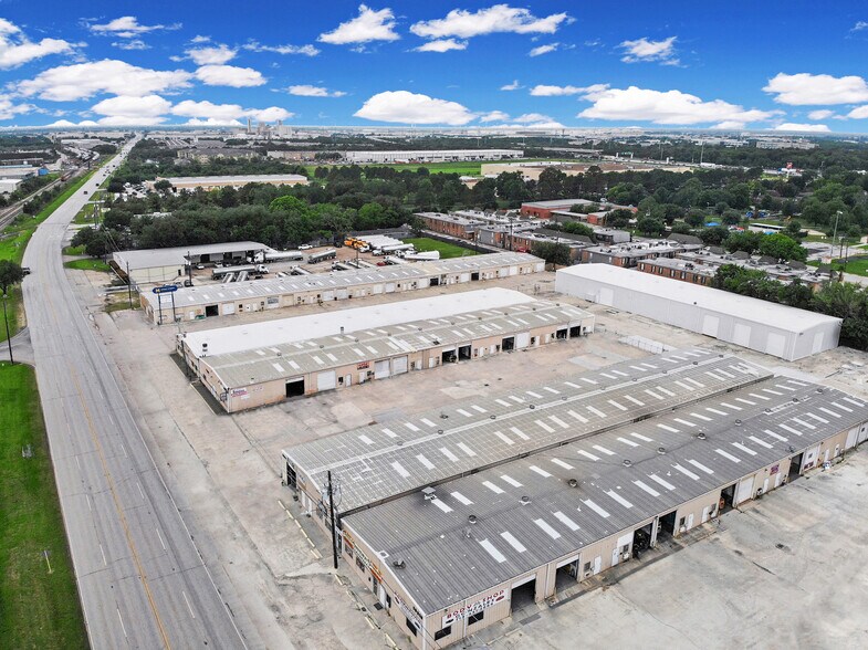 Primary Photo Of 10205 Market St, Jacinto City Unknown For Lease