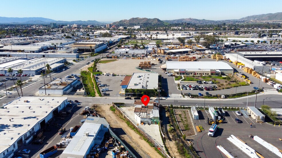 More Photos Of 2710 Durahart St, Riverside Manufacturing For Sale