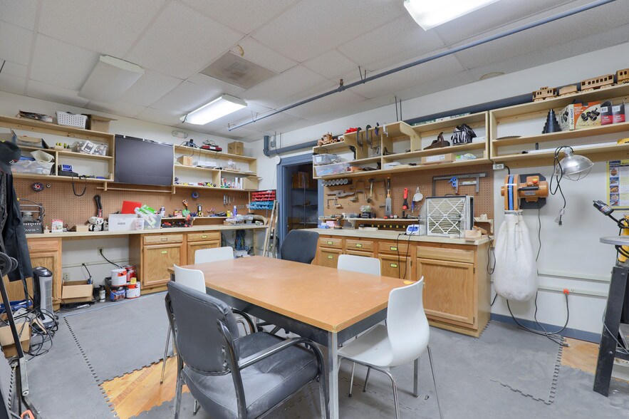 More Photos Of 6155-6165 E Main St, East Petersburg Industrial For Sale