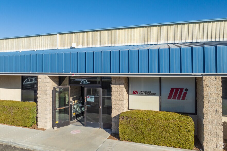 More Photos Of 13290 Sabre Blvd, Victorville Manufacturing For Sale