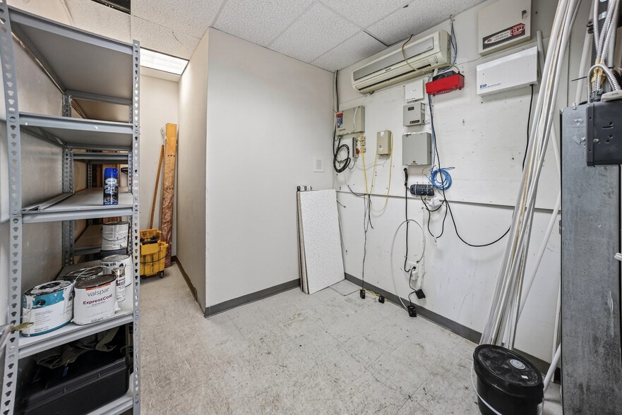 More Photos Of 10210 Berkeley Place Dr, Charlotte Storefront Retail Office For Sale