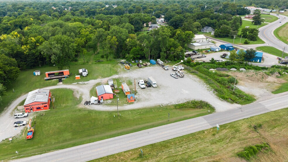 More Photos Of 1420 Highway M, Sedalia Service Station For Sale