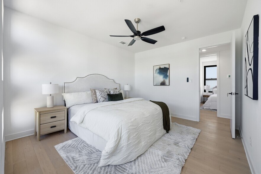 More Photos Of 2631 Kirby st, Dallas Multifamily For Sale