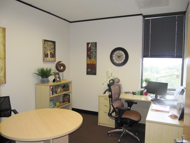 More Photos Of 3409 Executive Center Dr, Austin Unknown For Lease
