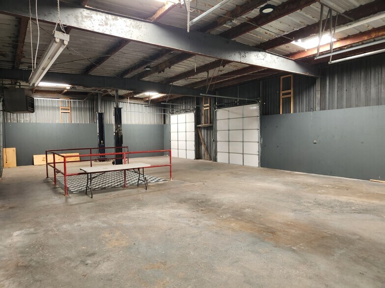 More Photos Of 1301 NW Cache Rd, Lawton Industrial For Lease