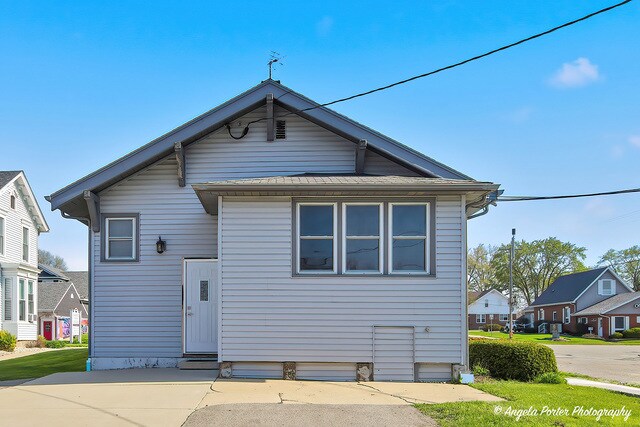 More Photos Of 3425 W Elm St, McHenry Office For Sale