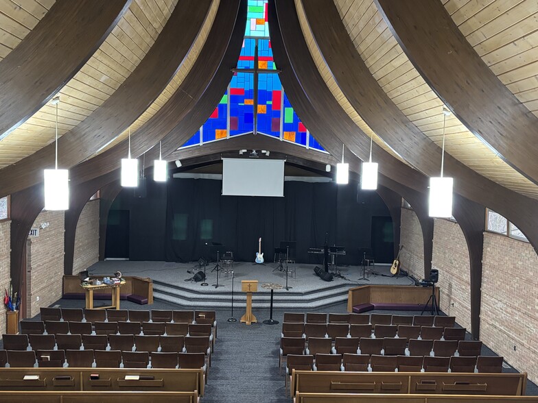 More Photos Of 961 E Maple St, Holly Religious Facility For Sale