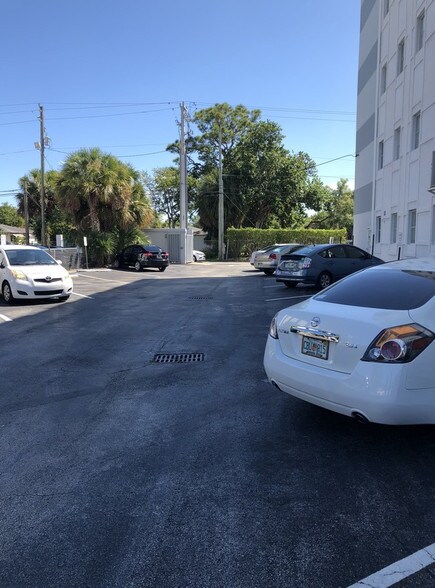 More Photos Of 2514 Hollywood Blvd, Hollywood Office Residential For Lease