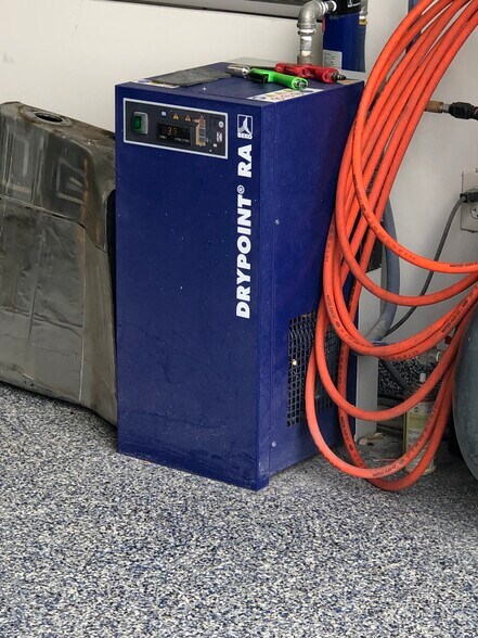 More Photos Of 3939 Tollhouse Dr, Naples Warehouse For Lease